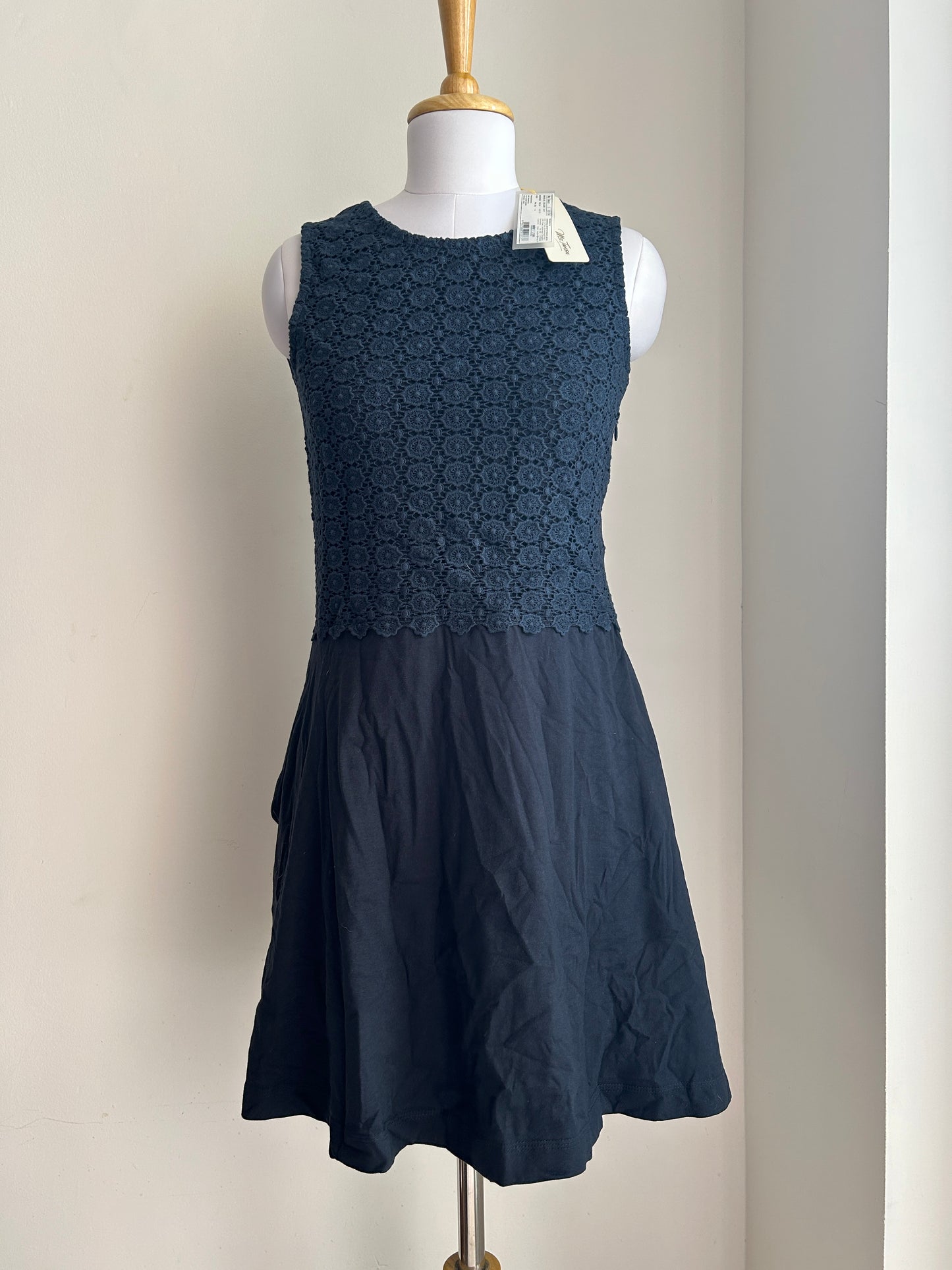 embroidered skater dress (new)